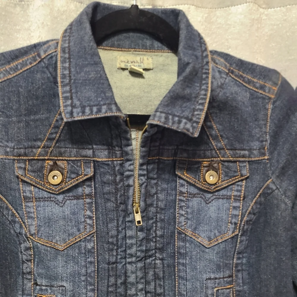 ONE WORLD Blue Jean Jacket with‎ Frayed Hem
